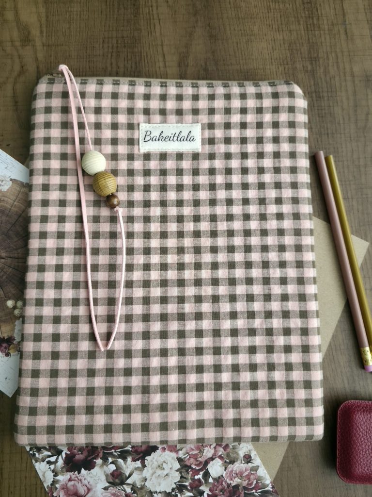 Hot Chocolate & Marshmallow Seersucker Book Sleeve